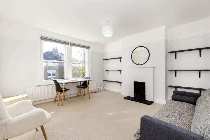 Bright and cosy two bedroom flat located in a lovely period conversion Lady Margaret Road, Tufnell Park